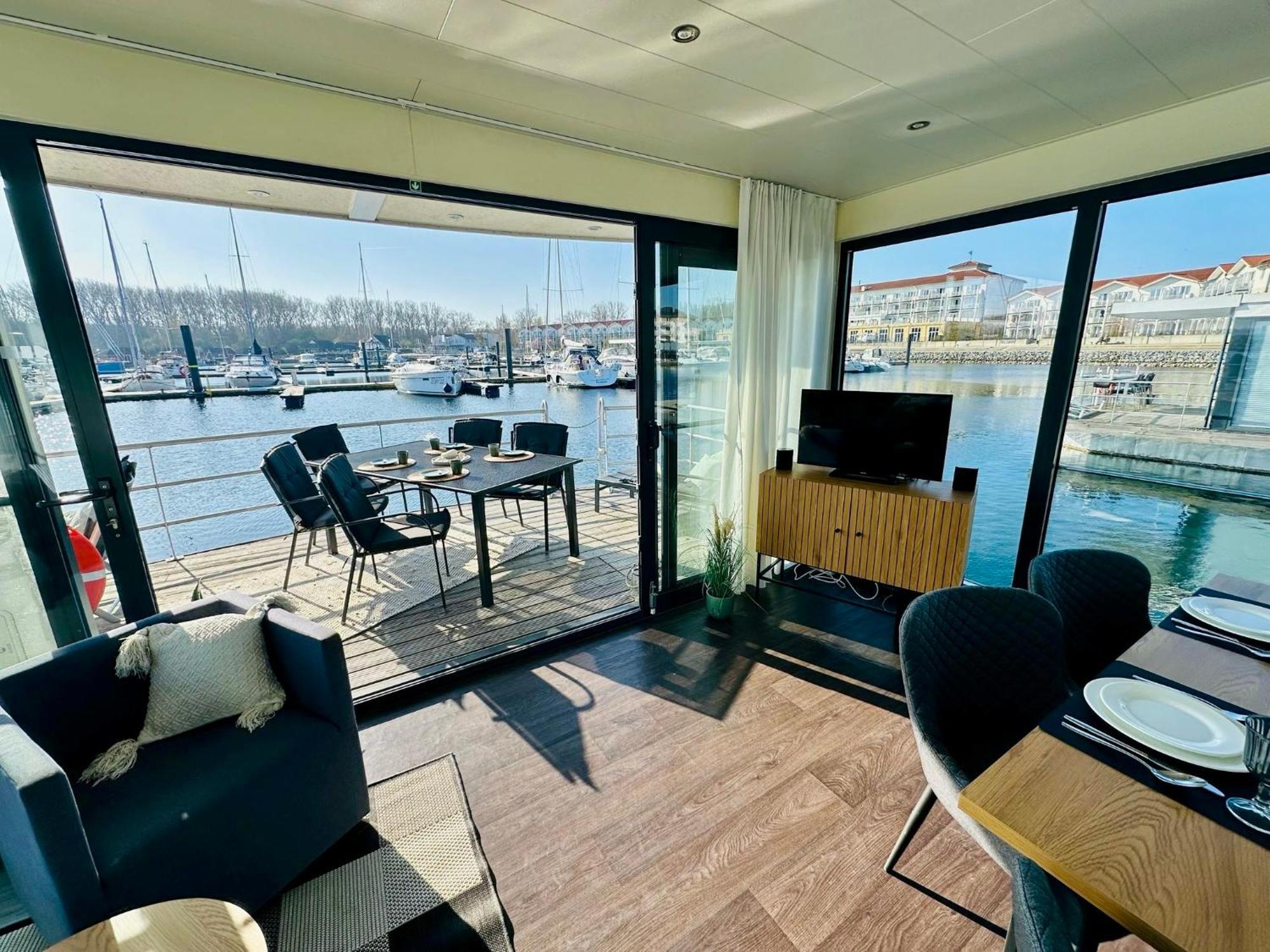 Exklusives Ostsee-Hausboot, Kueche Mit Spueler, Tv, Grosse Sonnenterrasse, 3X Kostenfreie Kfz-Parkplaetze, Klimaanlage, Bis Zu 6 Personen, 2X Baeder, Waschmaschine Boltenhagen  Exterior foto