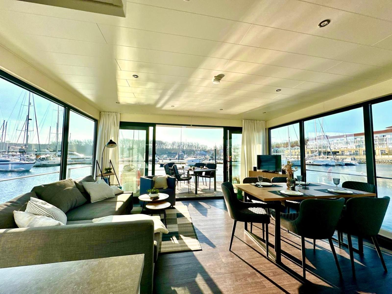 Exklusives Ostsee-Hausboot, Kueche Mit Spueler, Tv, Grosse Sonnenterrasse, 3X Kostenfreie Kfz-Parkplaetze, Klimaanlage, Bis Zu 6 Personen, 2X Baeder, Waschmaschine Boltenhagen  Exterior foto